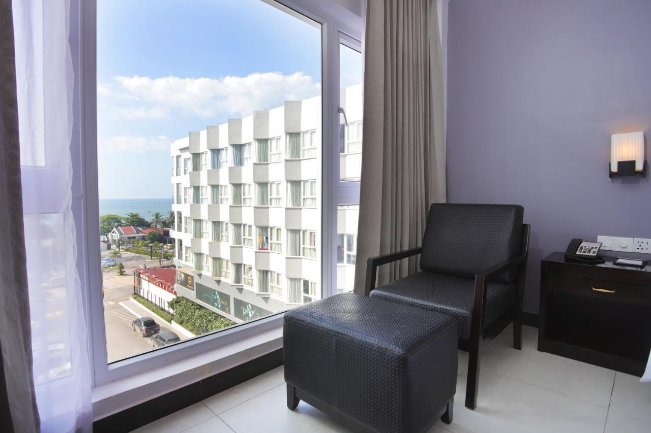 Queenco Hotel & Casino Sihanoukville Exterior photo