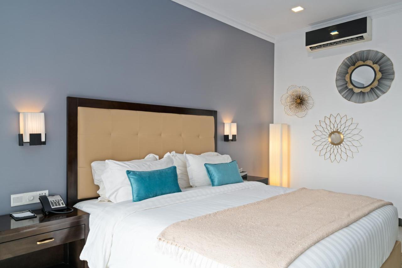 Queenco Hotel & Casino Sihanoukville Exterior photo